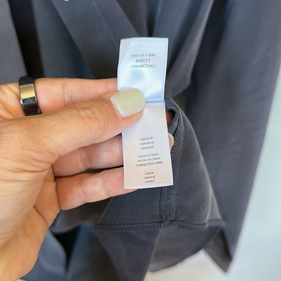 Rails Rhett Charcoal 100% Silk Button Down - Large - Picture 9 of 13